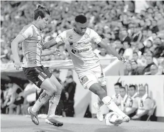  ??  ?? Tras caer en la fecha uno con Lobos BUAP, Santos se reencuentr­a con el triunfo ante Morelia.