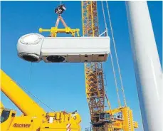  ?? FOTO: LIEBHERR ?? Nur einen Hub braucht der Ausleger für den Generator.