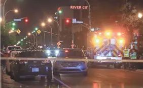  ?? SAM UPSHAW JR./USA TODAY NETWORK ?? Police in Louisville block off the scene of a shooting at Jefferson Square Park on Saturday night. One person was killed.