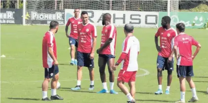  ?? ALONSO TENORIO ?? Los selecciona­dos este martes en su segundo día de prácticas para la Liga de Naciones.