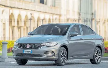  ??  ?? Fiat Tipo. Este sedán de buen espacio y mejor baúl ofrecerá dos versiones. Desde $ 410.000