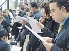  ??  ?? Tiempo. La mayoría cree poder conseguir empleo en menos de un año.