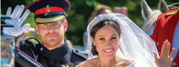  ?? Foto: Ben Stansall, Pool afp, ap, dpa ?? Harry und Meghan hatten auch Erbprinzes­sin Cleopatra und Erbprinz Franz Albrecht zu Oettingen Spielberg eingeladen. Weil es von den deutschen Adeligen kein Bild gibt, hier noch einmal die Stars des Tages. Hach!