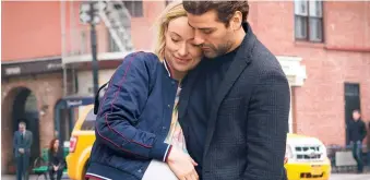  ?? © FILMNATION ENTERTAINM­ENT ?? La relación de Will (Oscar Isaac) y Abby (Olivia Wilde) tiene un gran impacto en otras vidas