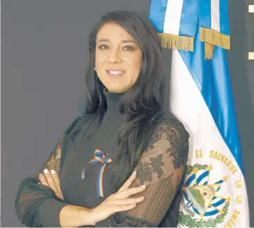  ??  ?? Estable. Alejandra Menjívar tiene 35 años de edad y es oriunda de Santa Ana.