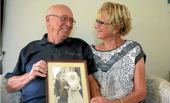  ?? REXINE HAWES ?? Waikato love birds Grenville and Joyce Stoker will be married 56 years in 2018. They met at a hall dance in England when they were teenagers.