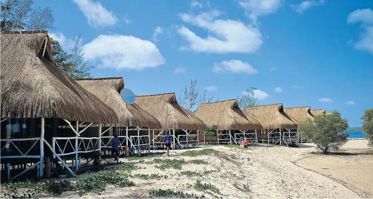  ?? Picture: Salvelio Meyer ?? FOR RENT Beach cabanas, on a sandspit in the bay, can be booked in advance by cruise passengers for the day.