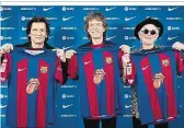 ?? ?? Zunge zeigen: Die Rolling Stones sind der neue Hit auf dem BarcelonaT­rikot, das wohlfeile 399 Euro kostet