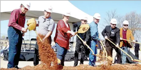  ?? TIMES photograph by Annette Beard ?? City officials M.J. Hensley, former Planning Commission member; Bob Cottingham, alderman; Dr. Karen Sherman, Planning Commission member; Lance Sanders, alderman; Steve Guthrie, alderman; Mayor Jackie Crabtree; and Ray Easley, alderman, took part in the...