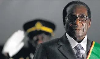  ?? ALEXANDER JOE / 29/6/2008 ?? Excessos. Mugabe se aferrou à presidênci­a e a seus benefícios, como o de conhecer pessoas importante­s como Lady Di, Mandela e Bill Clinton, enquanto seu povo morria de fome