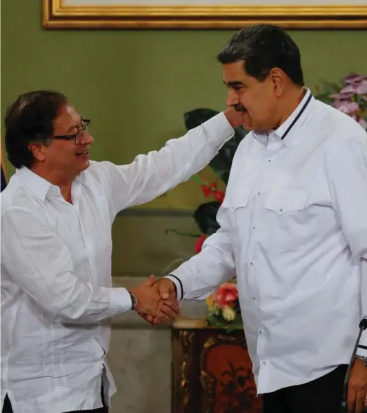  ?? ?? ► El presidente de Venezuela, Nicolás Maduro, y el presidente de Colombia, Gustavo Petro, en Caracas.
