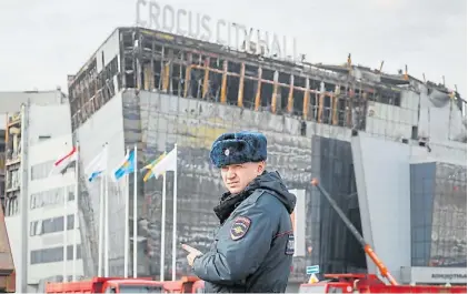  ?? EFE ?? Destrucció­n. El sitio del concierto atacado por el grupo terrorista del ISIS-K en los suburbios de Moscú.
