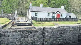  ?? PHOTO: IWA ?? Dunardry Bridge over the Crinan Canal.