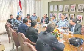  ??  ?? Autoridade­s del área de la seguridad pública participar­on de la reunión de la mesa directiva del Senado por el caso ocurrido en Caaguazú.