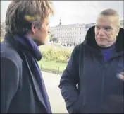  ??  ?? Laurent Delahousse a longuement interrogé Bernard Tapie dans les jardins du Luxembourg.