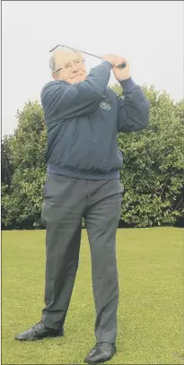  ?? Picture: Sarah Standing ?? TEEING OFF Southsea Golf Club member Ron Trevaskis got back to playing golf