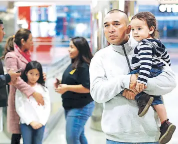  ?? FOTO: AGENCIA AP ?? Los menores que no han sido reunificad­os se encuentran en centros de detención juveniles. El gobierno ha dicho que la reunificac­ión no ha sido posible porque sus padres fueron deportados.