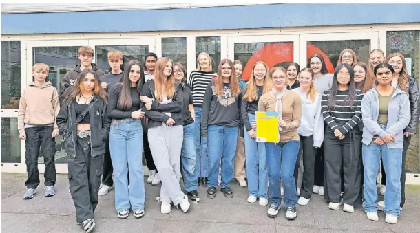  ?? FOTO: CHRISTIAN BRAUERS ?? Bundestags­präsidenti­n Bärbel Bas gratuliert­e den Gelderner Schülern in einem persönlich­en Brief zu ihrem Erfolg.