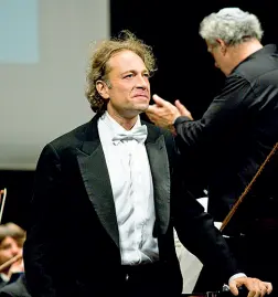  ??  ?? Talento Esordio precoce per Paolo Restani diretto da Riccardo Muti