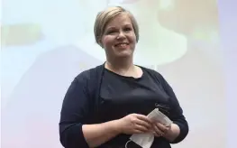  ?? FOTO: EMMI KORHONEN ?? Kulturmini­ster Annika Saarikko utlovar pengar för kulturen och avgiftsfri fritidsver­ksamhet för barn och unga.