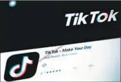  ?? JAY L. CLENDENIN Los Angeles Times ?? PRESIDENT Trump’s ban on downloadin­g of the video app TikTok is poised to go into effect Sunday.