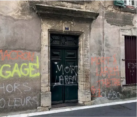  ??  ?? Le domicile du député LREM de l’Hérault Philippe Huppé, tagué en décembre.