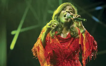  ??  ?? Compleanno Gloria Gaynor festeggerà mercoledì anche i 50 anni di «Can’t take my eyes off you» composta nel 1967 e da lei incisa nel 1992