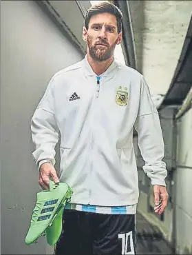  ?? FOTO: ADIDAS ?? Leo Messi, con las botas Adidas Nemeziz que serán para un lector de MD