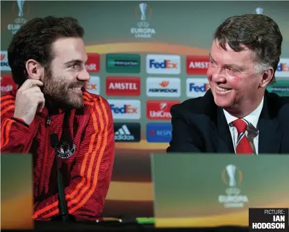  ?? PICTURE:
IAN HODGSON ?? Horny Devils: United boss Louis van Gaal laughs with Juan Mata during yesterday’s press conference