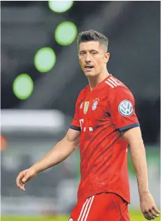  ?? FOTO: DPA ?? Robert Lewandowsk­i sorgt derzeit über seinen Berater für Wirbel.