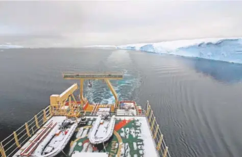  ?? // ABC ?? El buque Nathaniel B. Palmer navega frente al glaciar Thwaites, en la Antártida occidental, en 2019
