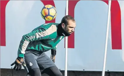  ?? FOTO: PEP MORATA ?? Pau López acaba contrato el 30 de junio de 2018 El portero es titular en la Liga pero su renovación está en el aire