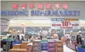  ?? LOREN TOWNSLEY/THE REPUBLIC ?? Customers shop at Mekong Supermarke­t in Mesa on Friday, June 16, 2017.