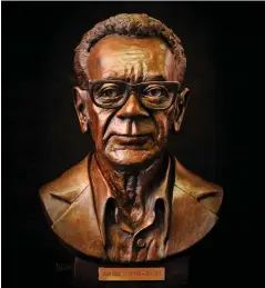  ?? PICTURE: HENK KRUGER/AFRICAN NEWS AGENCY/ANA ?? ICON: A bust of Adam Small will be unveiled at the Artscape Theatre.