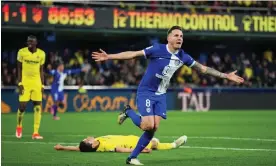  ?? ?? Saúl Ñíguez races away after his late winner floors Villarreal. Photograph: Aitor Alcalde/ Getty Images