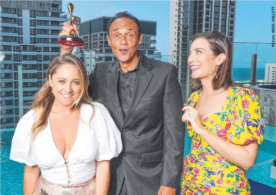  ??  ?? Gold Coast Councillor and former actor Bob La Castra was happy to be in ‘Logies mode’ with Playing for Keeps stars Cece Peters (left) and Annie Maynard yesterday.