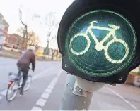  ?? FOTO: TMN ?? Freie Fahrt: Sind keine speziellen Radampeln vorhanden, gelten für Radler ab 2017 nicht mehr die Fußgängera­mpeln, sondern die Fahrverkeh­rsampeln.