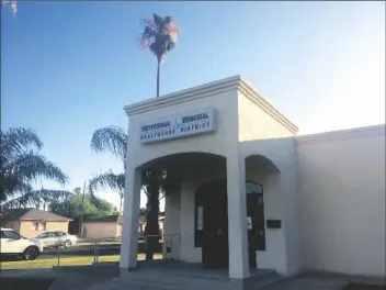  ?? IVP FILE PHOTO ?? The He—ernan Memorial Healthcare District building sits in the desert sun at 601 Heber Avenue, Calexico. The district was dissolved on July 25 and its assets were absorbed by the new Imperial Valley Healthcare District.