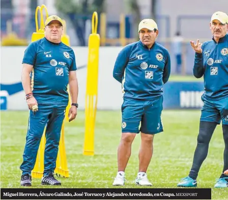  ?? MEXSPORT ?? Miguel Herrera, Álvaro Galindo, José Torruco y Alejandro Arredondo, en Coapa.