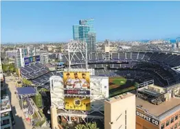  ?? JORGE CASTILLO LOS ANGELES TIMES ?? Petco Park visto desde la azotea de un hotel en el centro de San Diego.