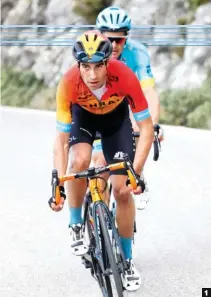  ??  ?? 1 Landa alzó el vuelo en Las Palomas.
Mikel, 3º en la general, llegó destacado a Grazalema junto a Fuglsang.