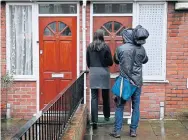  ?? REUTERS ?? Media stand outside a flat believed to be the former home of Mohammed Emwazi. Investigat­ors believe that ‘Jihadi John’ is the man who fronted Islamic State beheading videos.