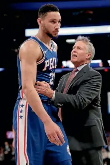  ?? AP ?? Philadelph­ia 76ers head coach Brett Brown talks to his young star Ben Simmons.