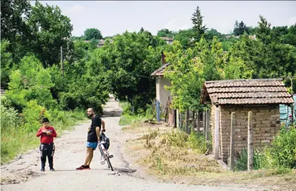  ??  ?? В Северозапа­дна България парите за глас се плащат още седмица преди изборите