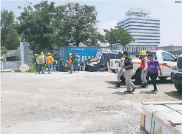  ??  ?? TRAGEDIA. El accidente ocurrió en la estación El Santuario; la víctima tenía alrededor de 26 años.