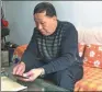  ?? PHOTOS BY ZHANG YU /CHINA DAILY ?? Li Baosheng at his home in Baoding, Hebei province.