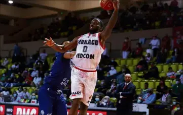  ?? (Photos Jean-François Ottonello) ?? Khadeen Carrington et l’AS Monaco : rester invaincus en EuroCup.