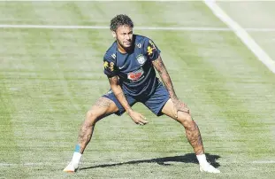  ?? Ap / andre penner ?? El entrenador de la selección de Brasil contempla utilizar a su jugador estrella Neymar como titular en el compromiso de hoy ante Suiza.