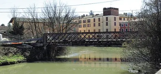  ?? ?? La struttura Il ponte di Debba nella struttura originaria risale all’ottocento, la sua ristruttur­azione però non è possibile per ragioni di costi