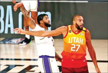  ?? AFP ?? Anthony Davis scored 42 points as the Los Angeles Lakers clinched top seeding in the West.